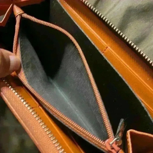 Gucci Monogram Wallet - Picture 5 of 12